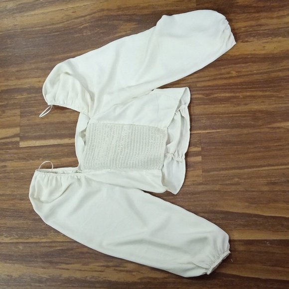 XS Express puff sleeve top - Picture 4 of 4